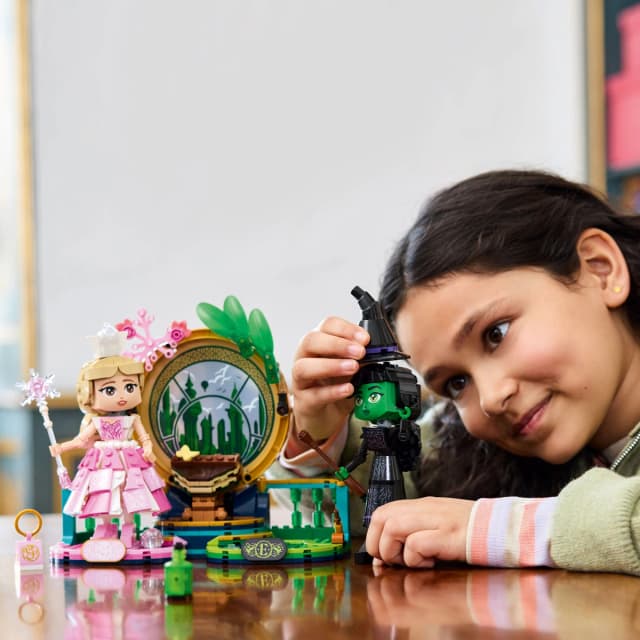 Elphaba & Glinda Figures - Image 8