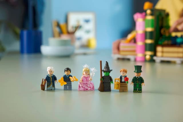 Glinda & Elphaba Bookends - Image 5