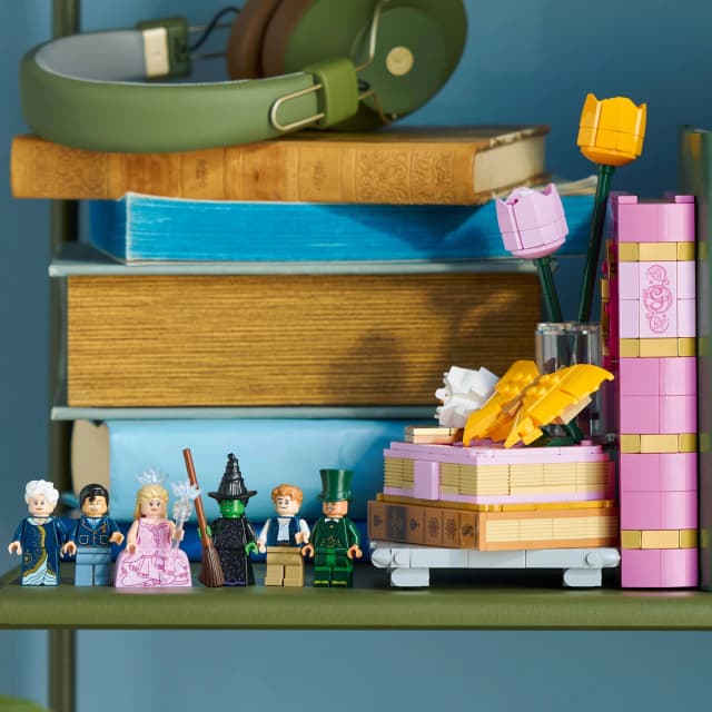 Glinda & Elphaba Bookends - Image 10
