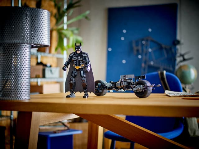 Batman™ Construction Figure and the Bat-Pod Bike - Image 10