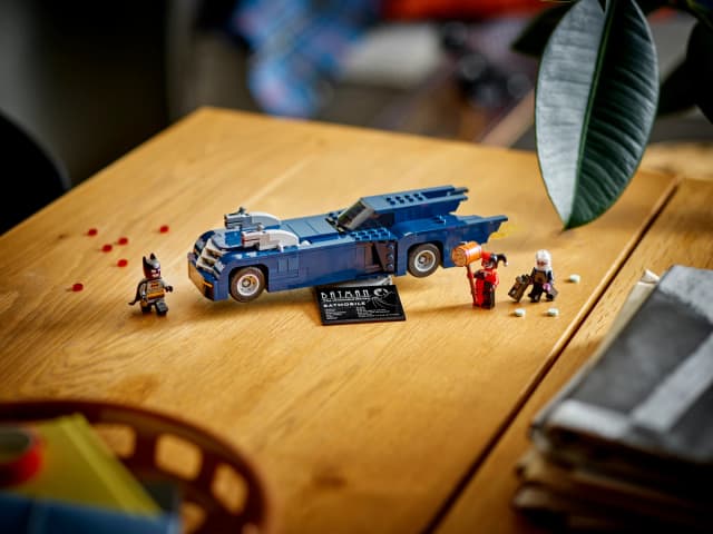 Batman™ with the Batmobile™ vs. Harley Quinn™ and Mr. Freeze™ - Image 5