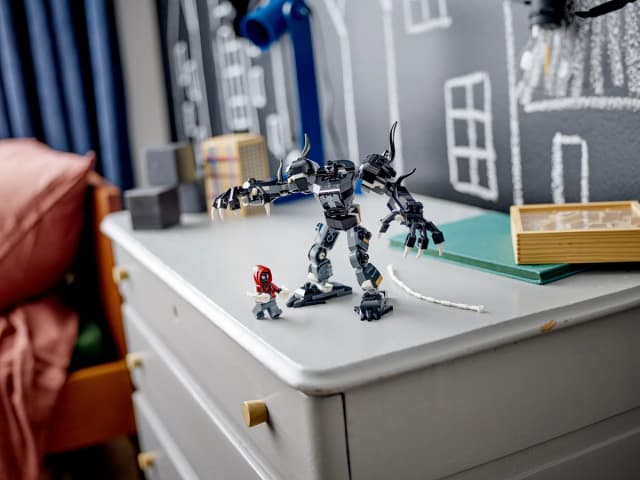 Venom Mech Armor vs. Miles Morales - Image 7