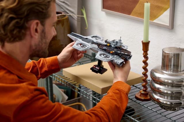 The Avengers Helicarrier - Image 4