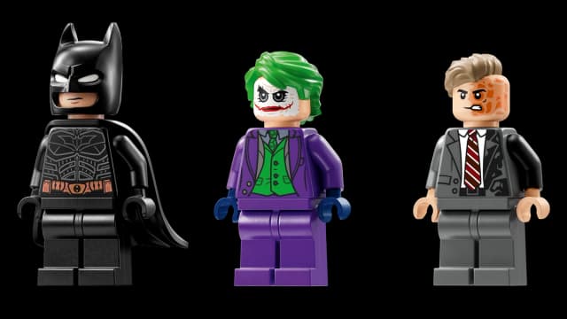 Batman™ Tumbler vs. Two-Face™ & The Joker™ - Image 2