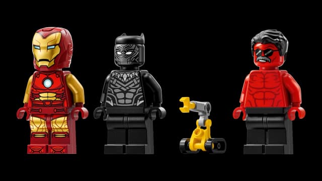 Iron Man Car & Black Panther vs. Red Hulk - Image 5