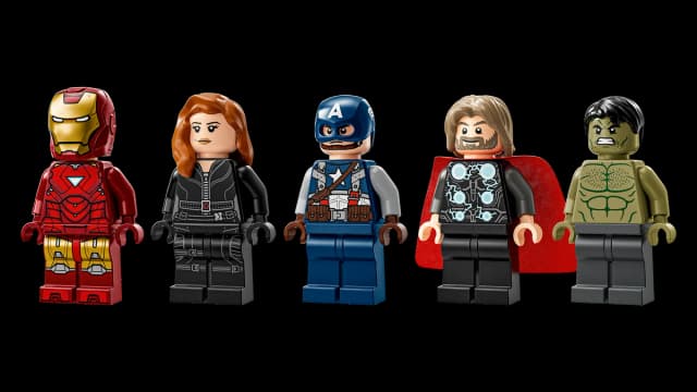 MARVEL Logo & Minifigures - Image 2