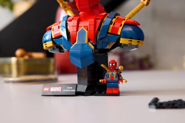 Iron Spider-Man Bust - Image 4
