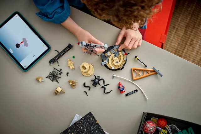 Epic Battle: Spider-Man vs. Sandman - Image 3