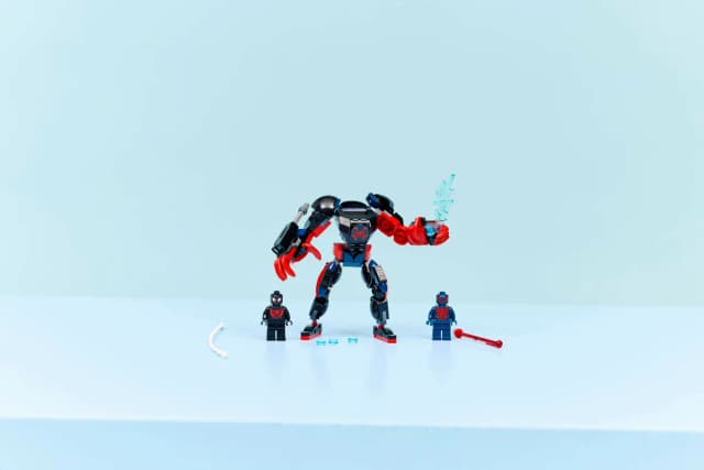 Miles Morales Mech vs. Spider-Man 2099 - Image 6