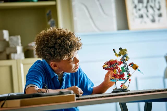 Epic Battle: Hulkbuster vs. The Hulk - Image 5