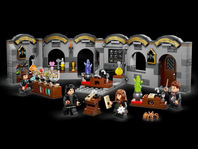 Hogwarts™ Castle: Potions Class - Image 5