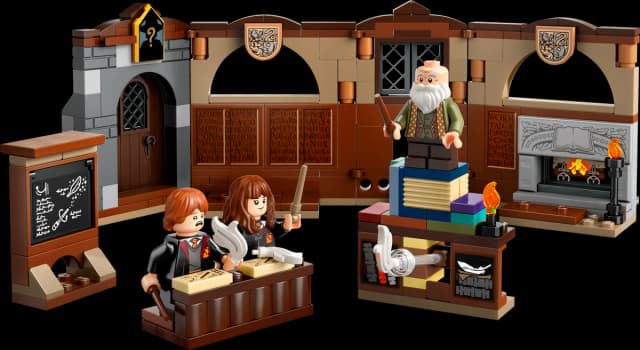 Hogwarts™ Castle: Charms Class - Image 1