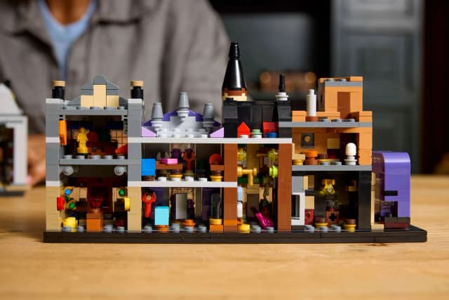 Diagon Alley™ Wizarding Shops - Image 12