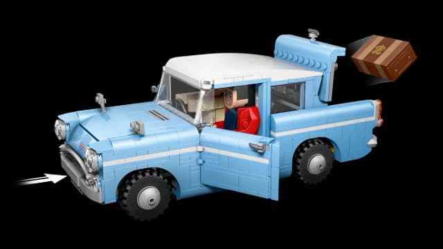 Enchanted Flying Ford Anglia™ - Image 11