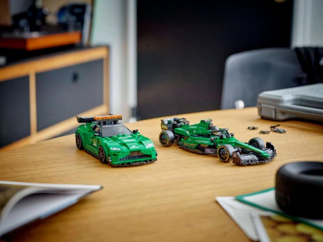 Aston Martin Safety Car & AMR23 - Image 8