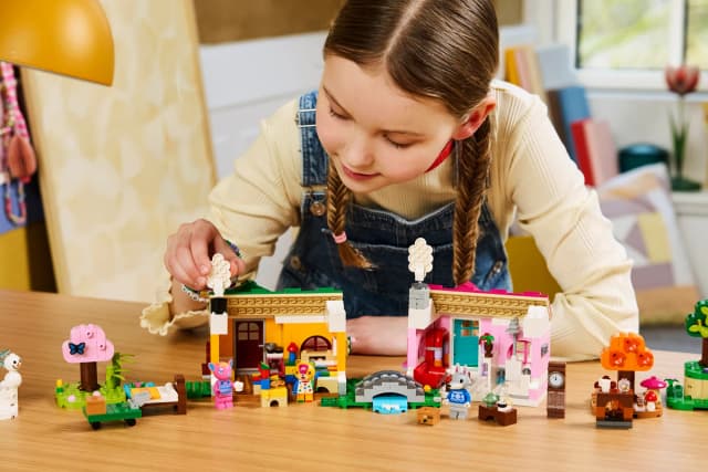 Creative Houses: Seasons of Fun - Image 2