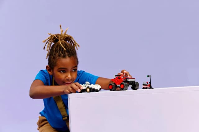 Silver's Car vs. Knuckles' Monster Truck - Image 5