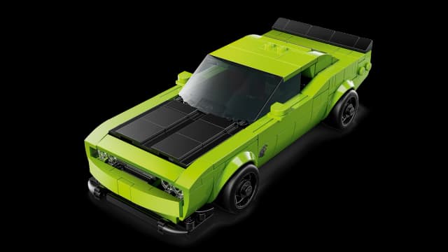 Dodge Challenger SRT Hellcat Sports Car - Image 4